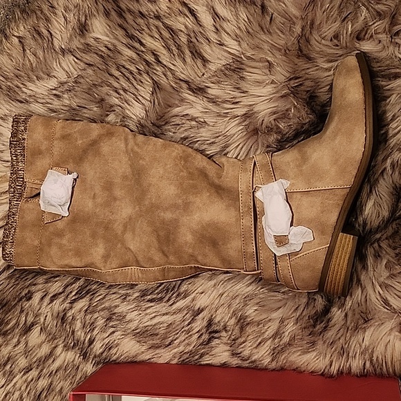 Boots - Picture 1 of 2